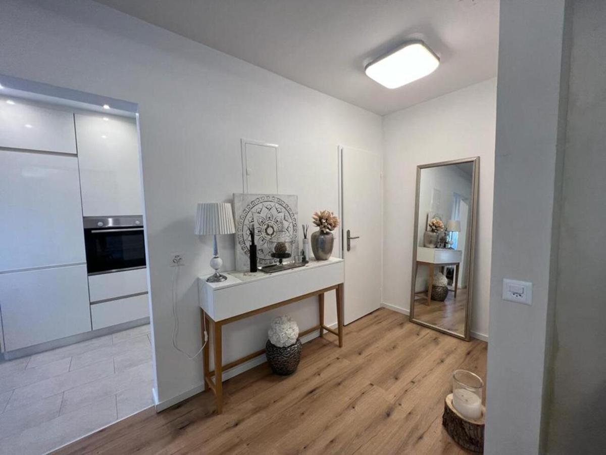 Stylish 1-Bedroom Condo Close To Exhibition Square Basel Eksteriør billede