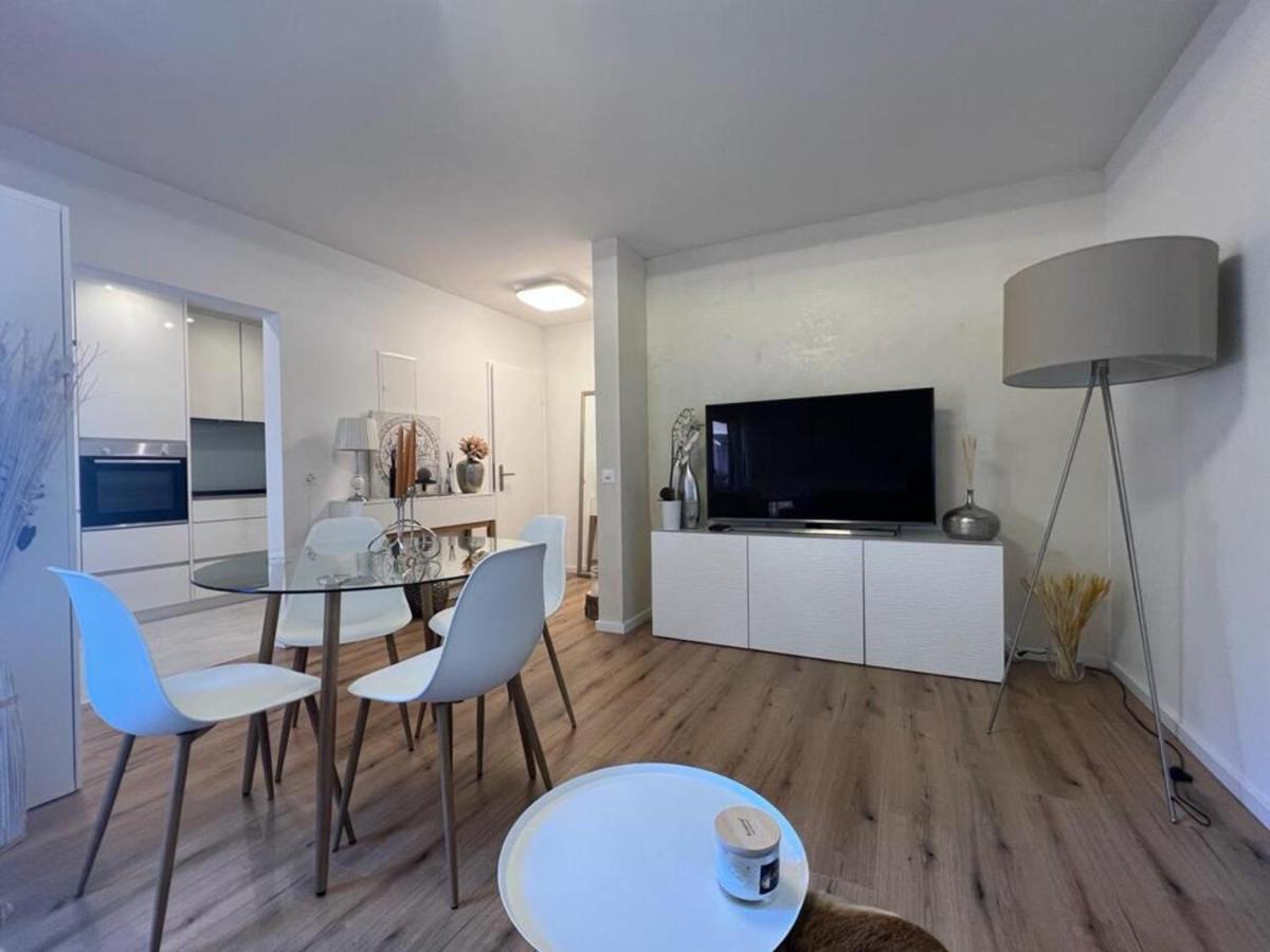 Stylish 1-Bedroom Condo Close To Exhibition Square Basel Eksteriør billede